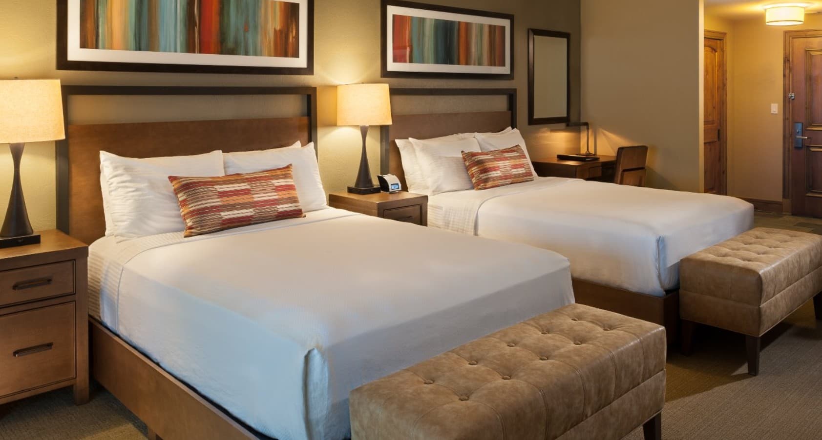 Queen Hotel Room